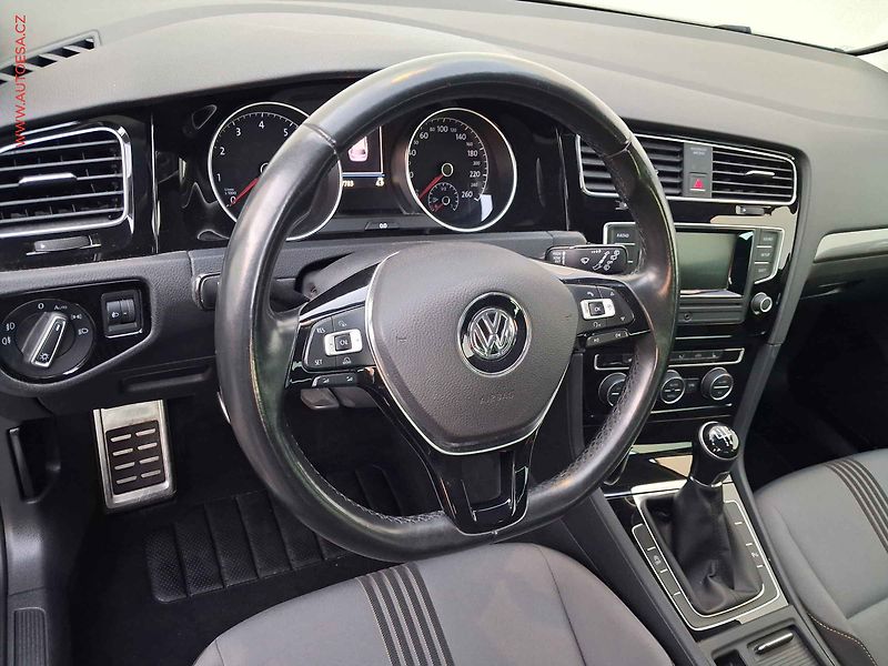Volkswagen Golf (2016) 1.2 TSi, Allstar, park.čidla - fotka 12 z 17