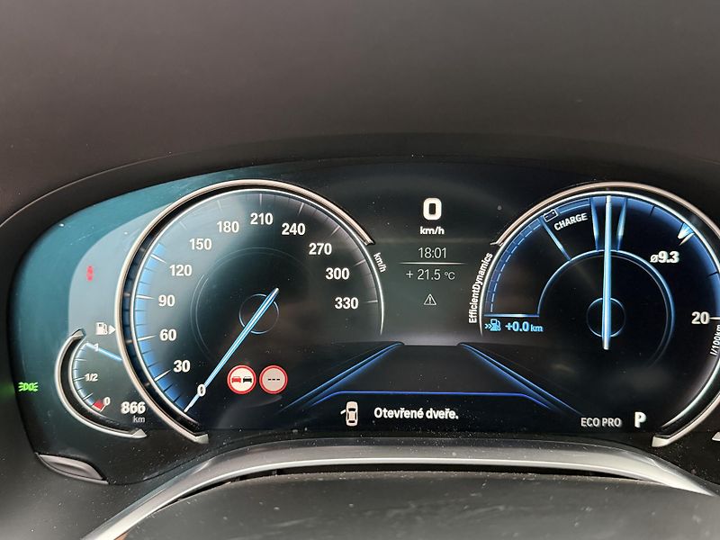 BMW Řada 7 (2018) 740Ld xDrive, 137k, perfektní - fotka 15 z 19
