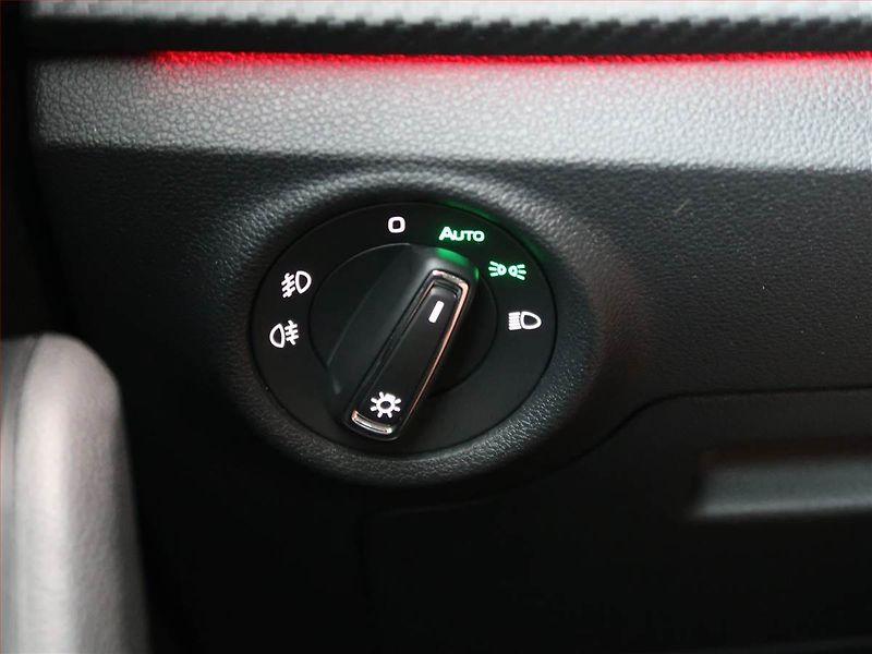 Škoda Kamiq (2024) 1.0 TSI - fotka 20 z 23