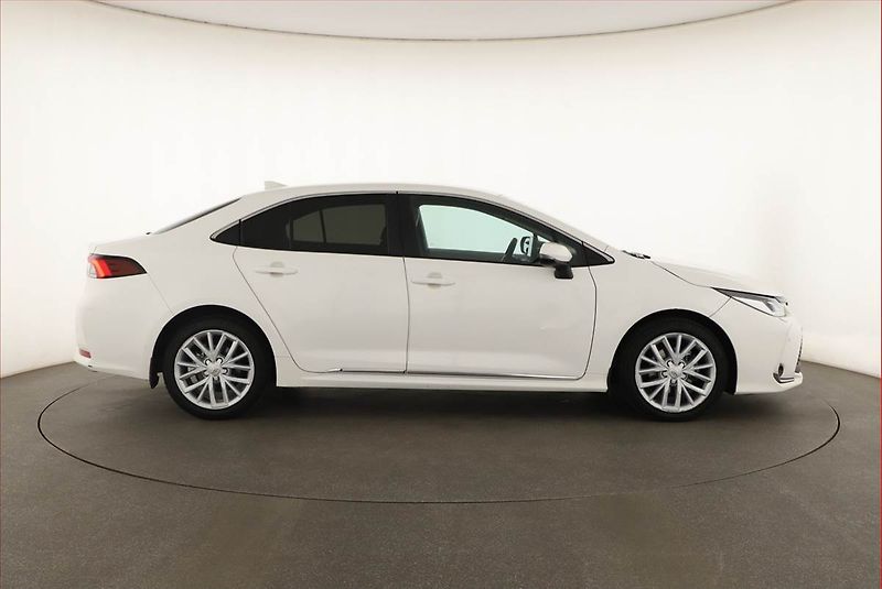 Toyota Corolla (2023) 1.8 Hybrid, Automat - fotka 6 z 20