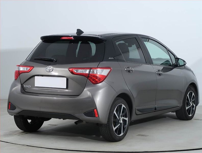Toyota Yaris (2020) 1.5 Dual VVT-i, Serv.kniha - fotka 5 z 19