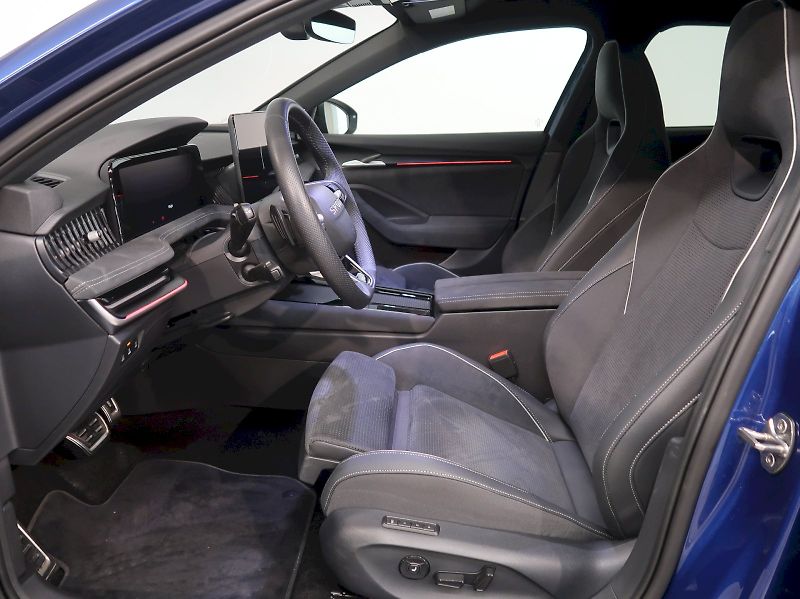 Škoda Superb (2025) SPORTLINE 2.0TDI 142KW 4x4 DSG - fotka 13 z 49