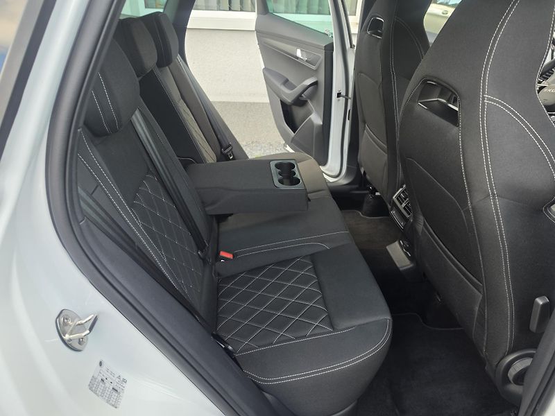 Škoda Karoq 2.0 TDI DSG Sport Line  - fotka 13 z 21