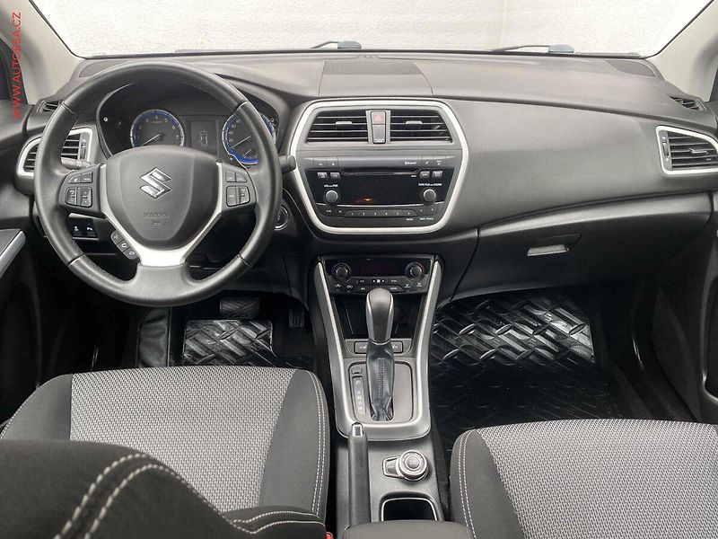 Suzuki SX4 (2015) 1.6i 4x4, AT, xenon, park - fotka 8 z 17