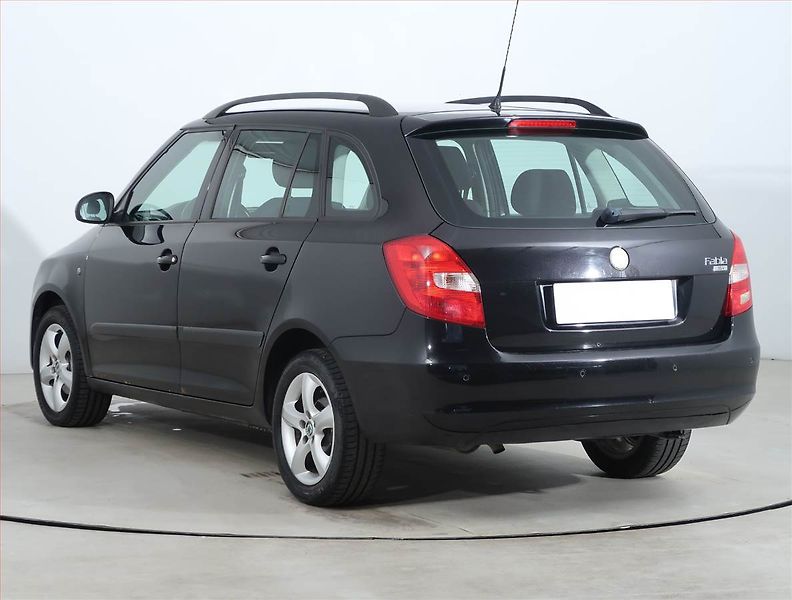 Škoda Fabia (2008) 1.4 16V, po STK, zamluveno - fotka 4 z 18