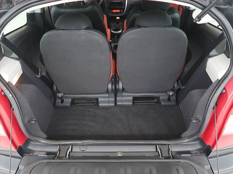 Citroën C2 (2007) 1.1, po STK, zamluveno - fotka 12 z 12