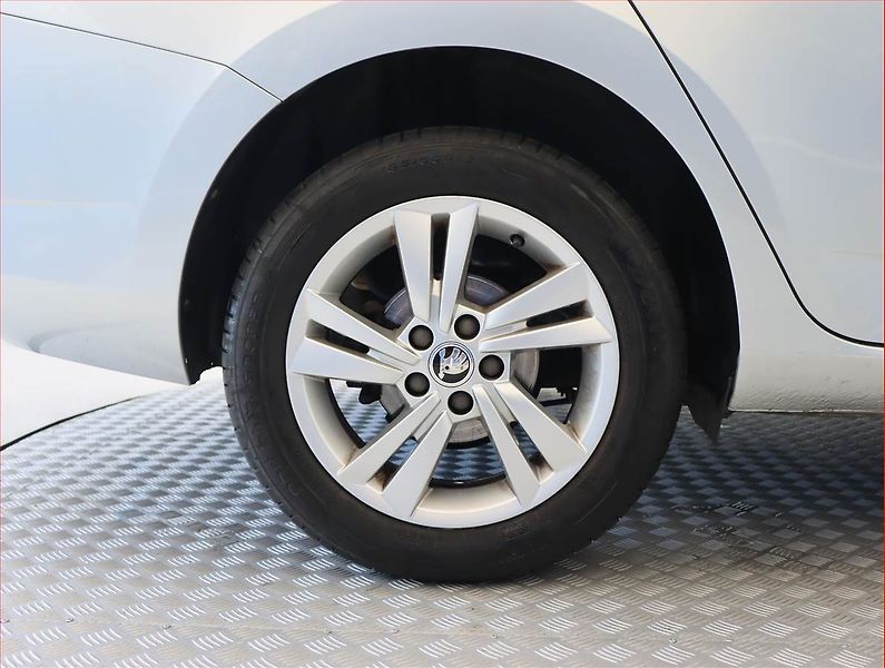 Škoda Fabia (2020) Style 1.0 TSI, Serv.kniha - fotka 15 z 21