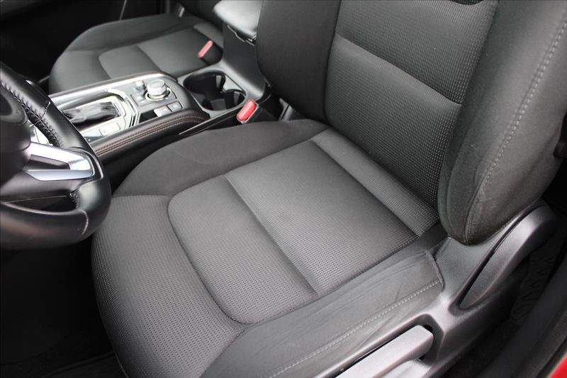 Mazda CX-5 2,5 i  1MAJ,A/T,4x4,REVOLUTION - fotka 28 z 39
