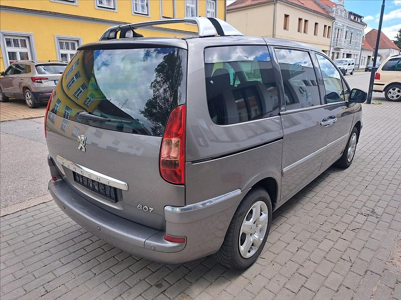 Peugeot 807 2,0 HDI - fotka 9 z 41