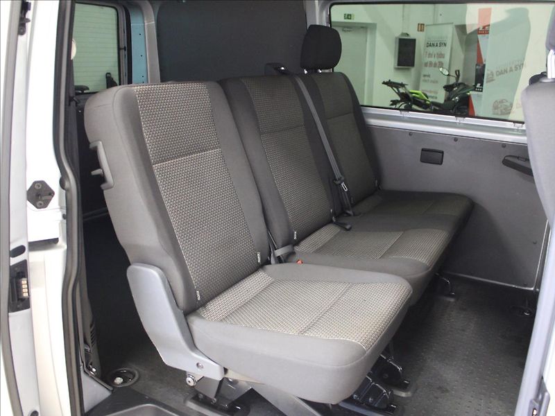 Volkswagen Transporter 2,0 TDI 110KW DSG 5 míst T6.1 - fotka 9 z 35