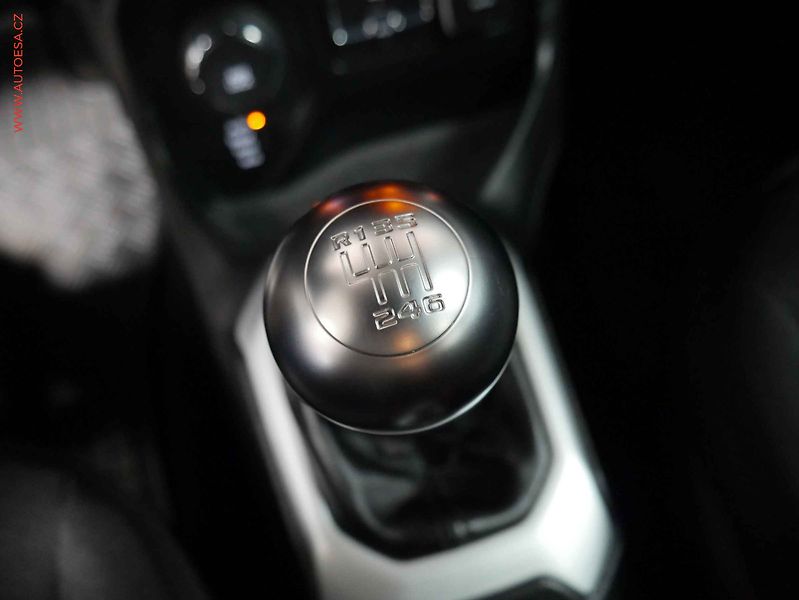 Jeep Renegade (2015) 2.0 CRD 4x4, 2.maj,ČR, AC - fotka 21 z 24
