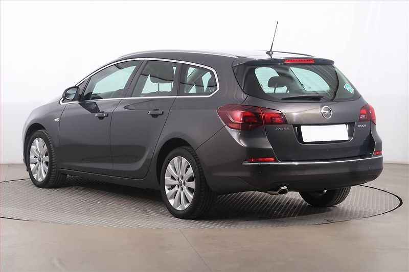 Opel Astra (2014) Cosmo 1.4 T, LPG, Serv.kniha - fotka 4 z 18