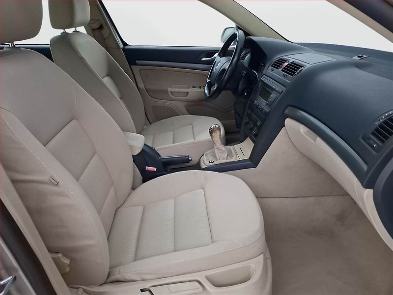 Škoda Octavia (2006) 1.9 TDI, Tempomat - fotka 9 z 13