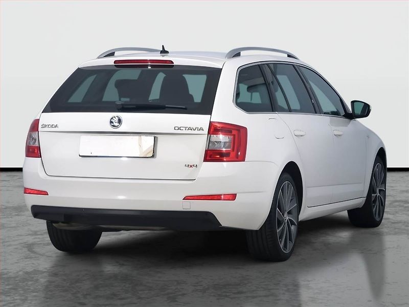 Škoda Octavia (2015) Laurin&Klement 2.0 TDI, 4X4 - fotka 5 z 22
