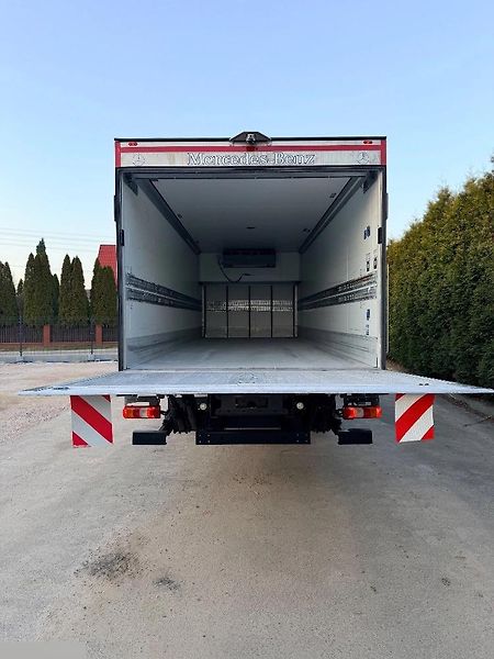 Mercedes-Benz (2016) Antos 1830 chlaďák EURO 6 - fotka 11 z 21