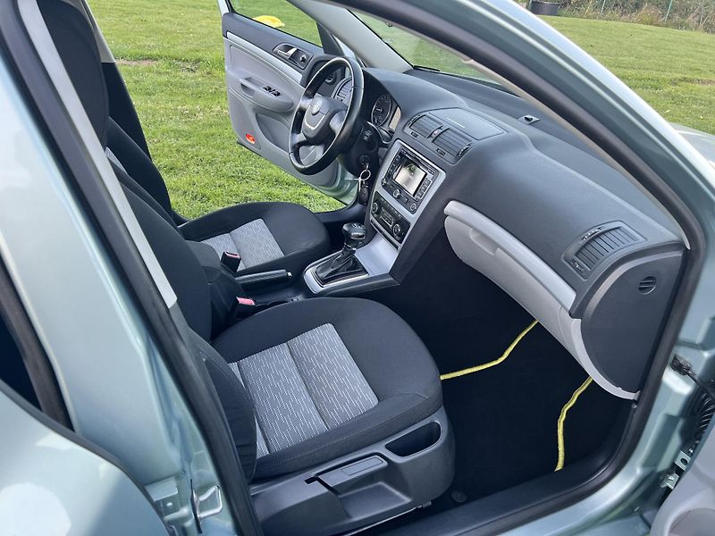 Škoda Octavia 1.6TDI 77KW,DIGIKLIMA,WEBASTO - fotka 21 z 45