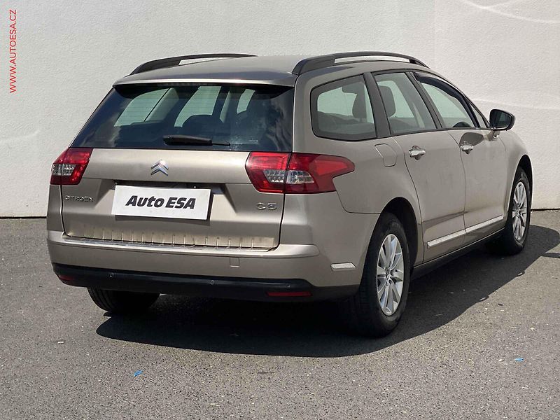 Citroën C5 (2011) 1.6HDi, AC, tempo, park.asist - fotka 4 z 15