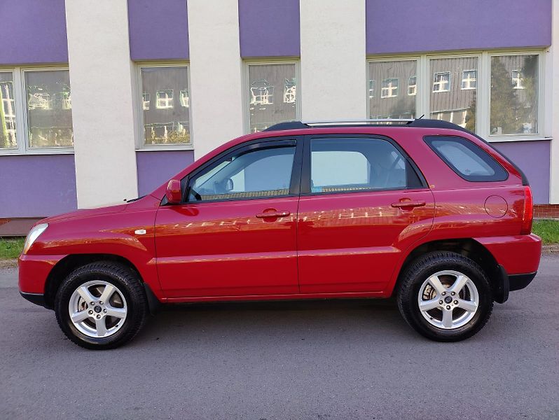 Kia Sportage 2,0 CRDi 4WD /servis/pneu - fotka 2 z 30