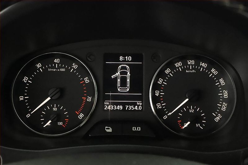 Škoda Fabia (2011) Sport 1.2 TSI, oblíbený vůz - fotka 9 z 12