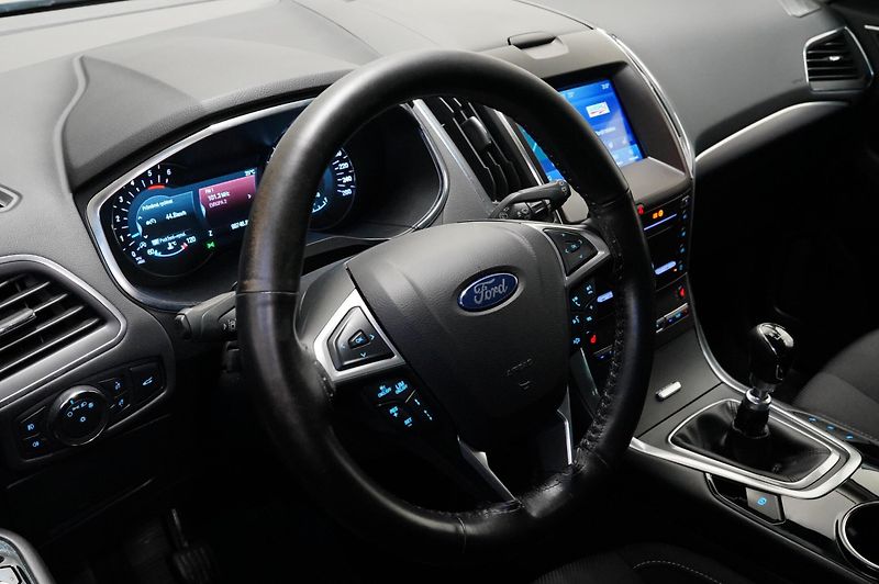 Ford S-MAX - fotka 5 z 6