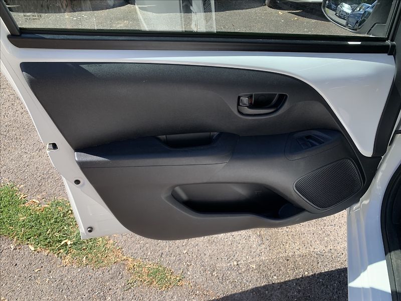 Peugeot 108 1,0 i ČR,KLIMATIZACE,CEBIA - fotka 14 z 17