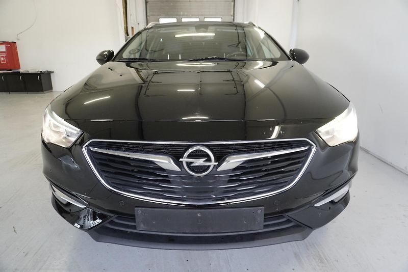 Opel Insignia 1,6 CDTI 100kW SPORTS TOURER A - fotka 2 z 29