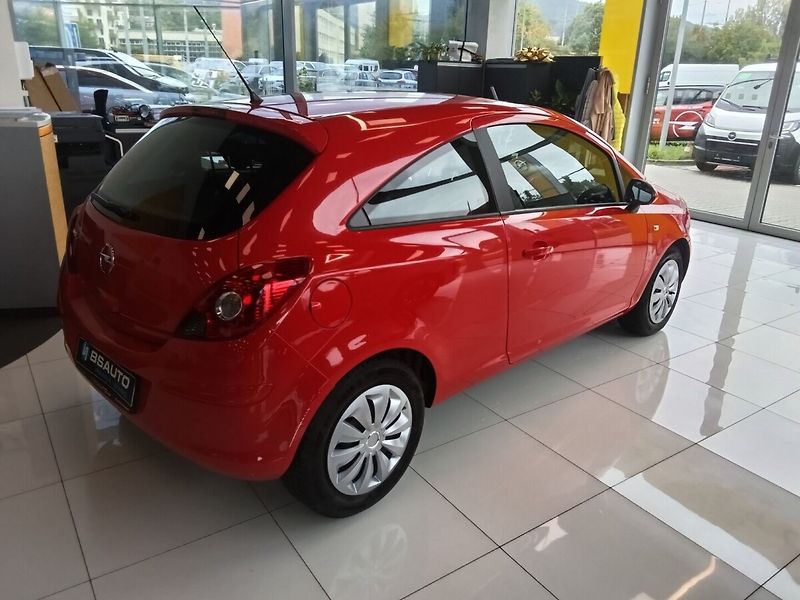 Opel Corsa 1.2i 63KW AUT 2011 - fotka 3 z 9