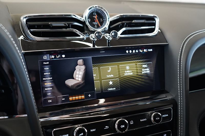 Bentley Bentayga V8, AWD, Panorama, 360° kamera - fotka 37 z 50