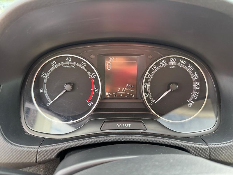 Škoda Fabia (2021) Ambition 1,0 TSI 70 kW 5M - fotka 12 z 16