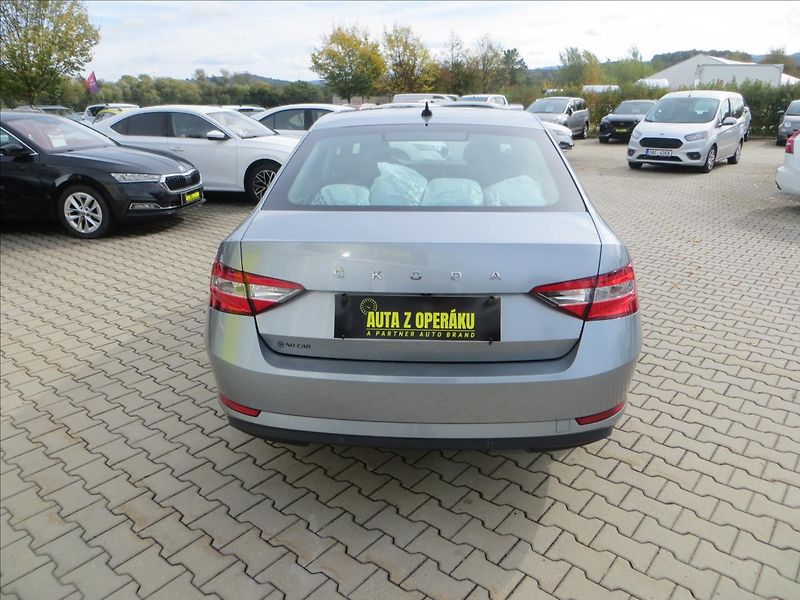 Škoda Superb 1,5 TSI 110kW Style - fotka 6 z 27