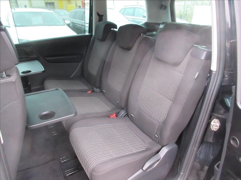 Seat Alhambra 2,0 TDI DSG 7Míst Xenon Style - fotka 8 z 20