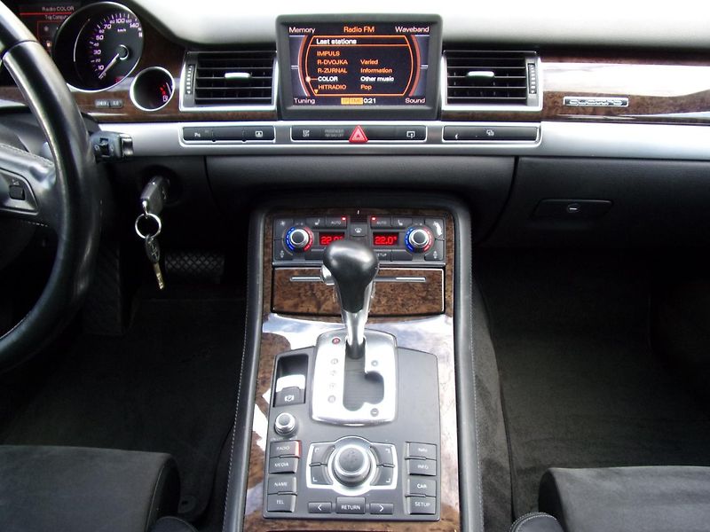 Audi S8 5.2V10 331kW CERAMIC  TOP CENA - fotka 11 z 25