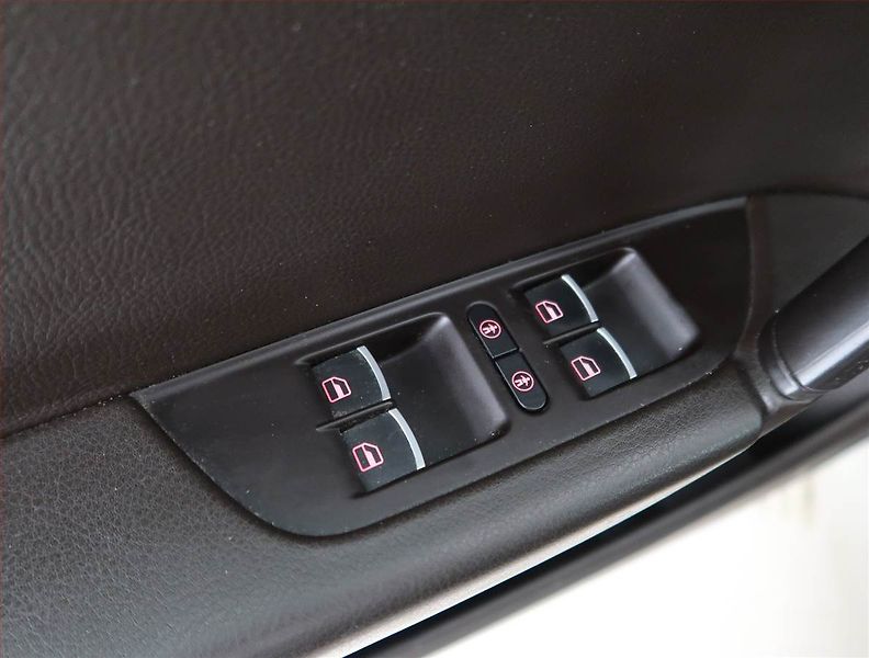 Volkswagen Touareg (2010) 3.0 TDI, 4X4, Automat, Navi - fotka 20 z 27