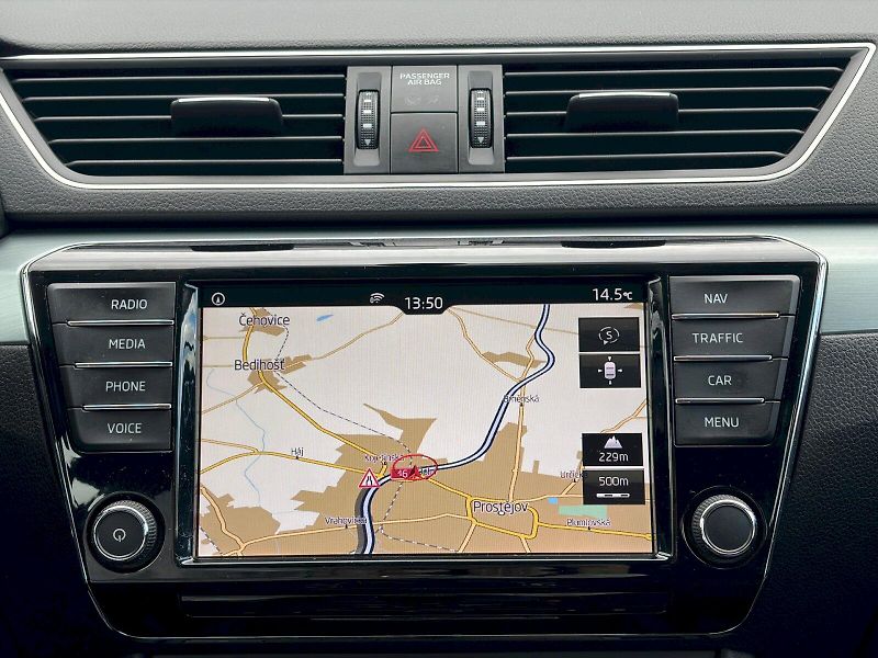 Škoda Superb (2017) Combi 2.0 TDI / 110kW / AMBITI - fotka 29 z 35