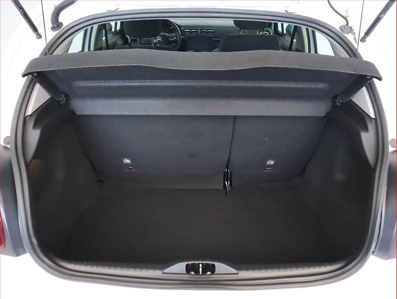Citroën C3 (2023) 1.2 PureTech, Tempomat - fotka 14 z 19