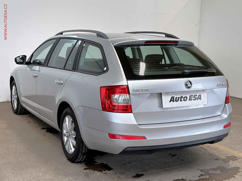 Škoda Octavia (2015) 1.6 TDi, ČR, AC, temp. - fotka 6 z 12