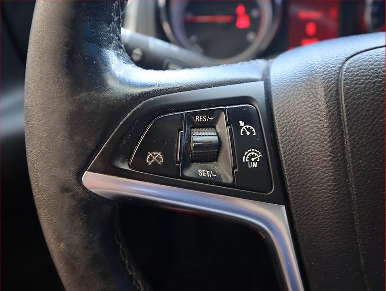 Opel Astra (2013) 1.7 CDTI, Serv.kniha, Tempomat - fotka 16 z 16
