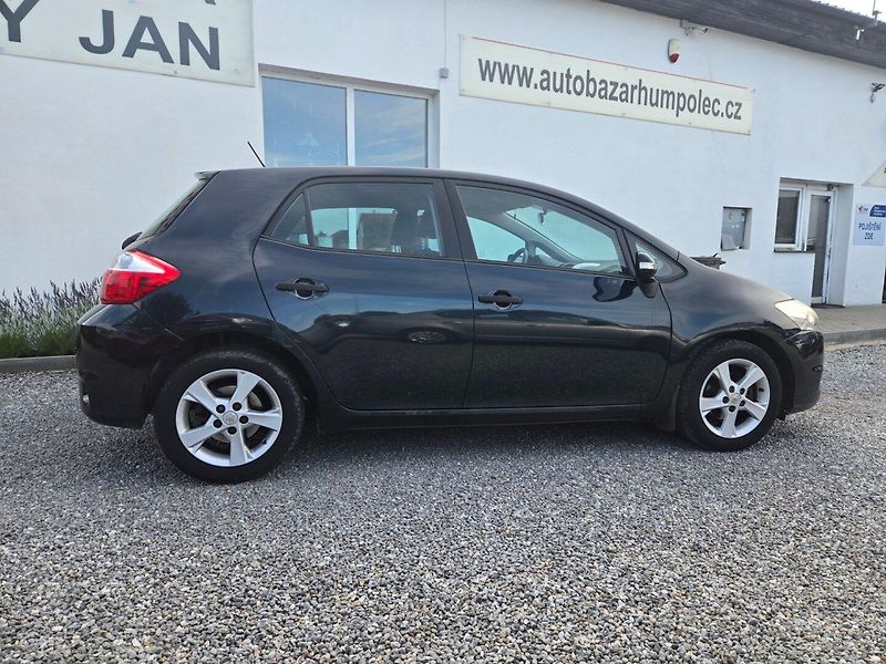 Toyota Auris (2012) 1.4 i Nová STK, 94tis.km - fotka 3 z 20