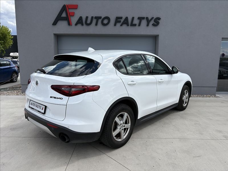 Alfa Romeo Stelvio 2,2 jtd 154 KW 4x4 - fotka 6 z 20