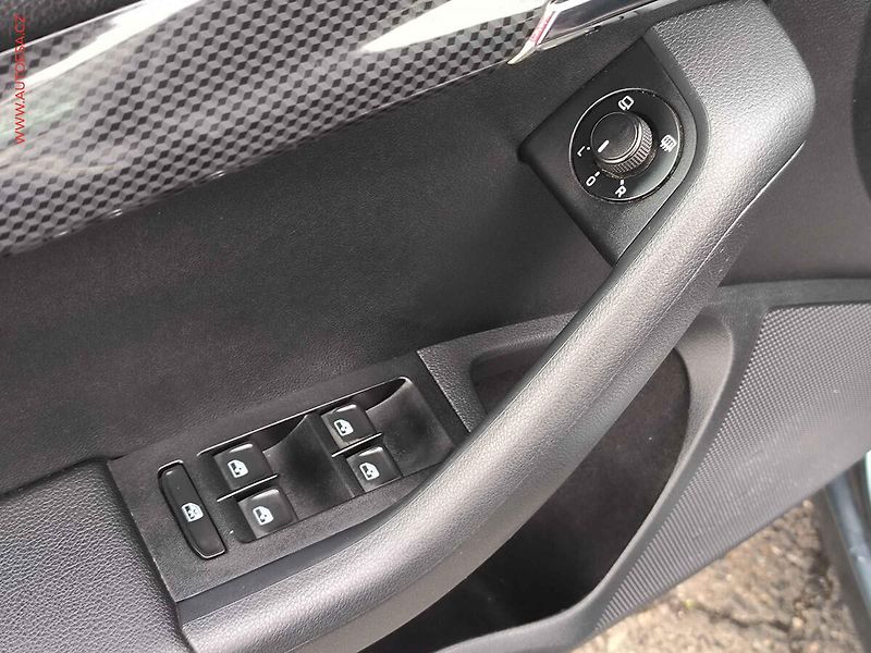 Škoda Octavia (2016) 2.0TSi, 2.maj,ČR, RS, bixen - fotka 20 z 23