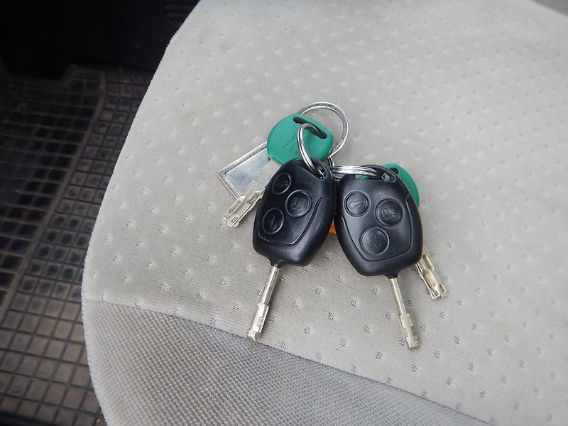 Ford Fiesta 1.4 TDCi, GHIA, KLIMA - fotka 23 z 25