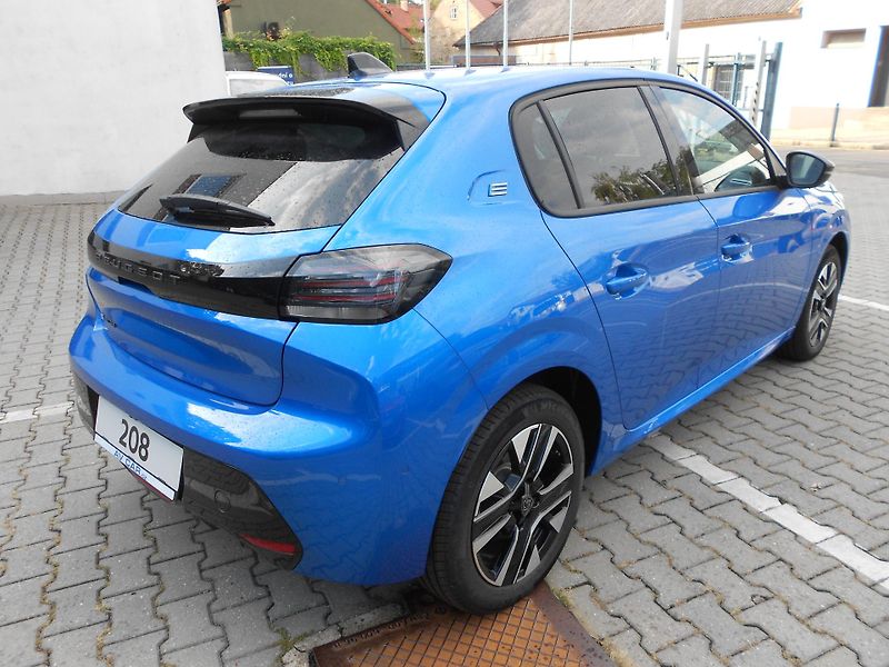 Peugeot 208 ALLURE El. 115 kW 51KWh - fotka 4 z 6