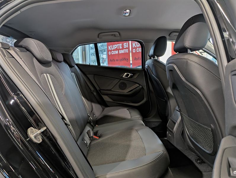 BMW Řada 1 118 i 103kW A/T, LED, LANE - fotka 11 z 23