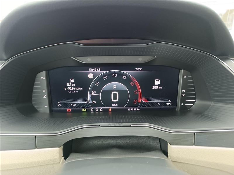Škoda Superb 2,0 TDi DSG Style - fotka 13 z 19