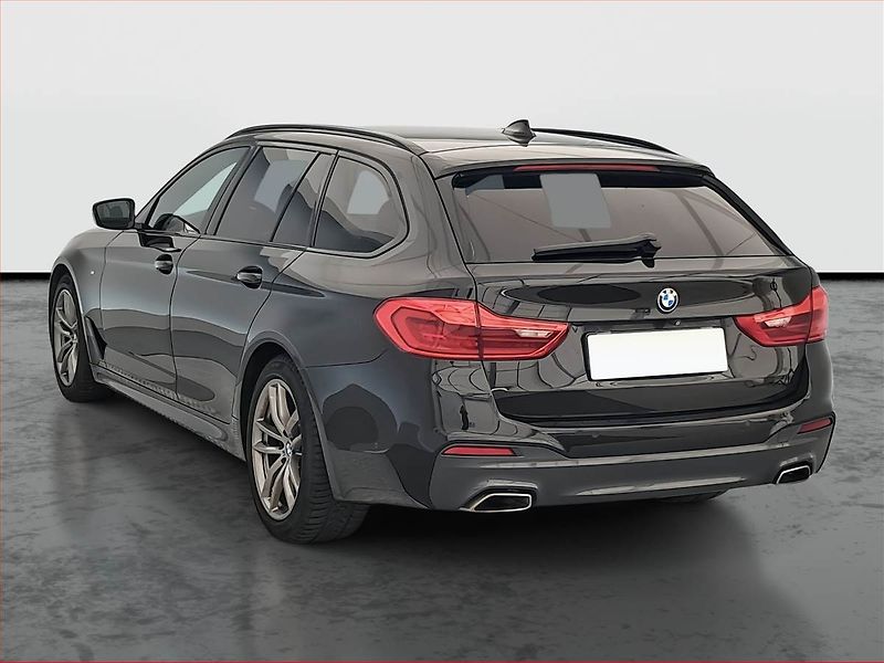 BMW Řada 5 (2018) M Sport 520d xDrive - fotka 4 z 17
