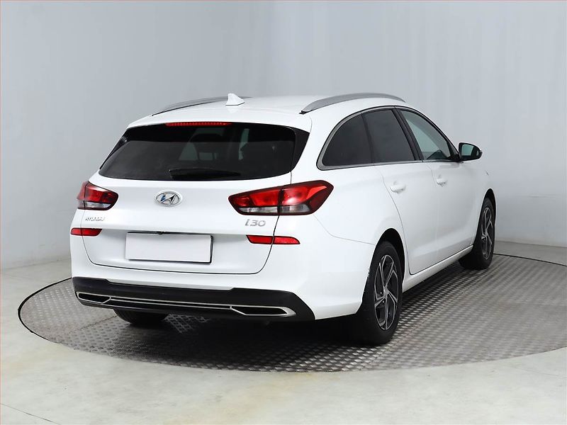 Hyundai i30 (2022) 1.6 CRDi, Serv.kniha, Tempomat - fotka 5 z 17