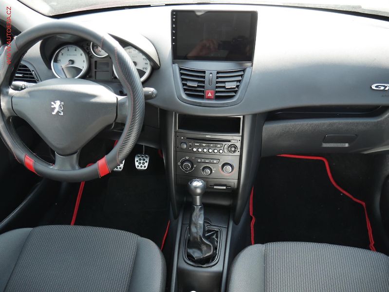 Peugeot 207 (2010) 1.4i, ČR, AC - fotka 8 z 14