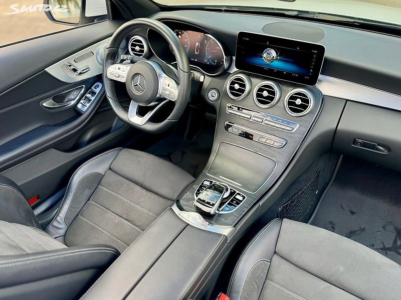 Mercedes-Benz Třídy C CABRIO 300d AMG - fotka 42 z 49