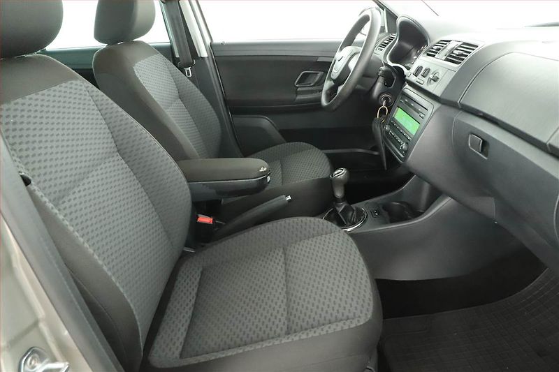 Škoda Fabia (2014) 1.2 TSI, ČR,1.maj, Tempomat - fotka 7 z 15