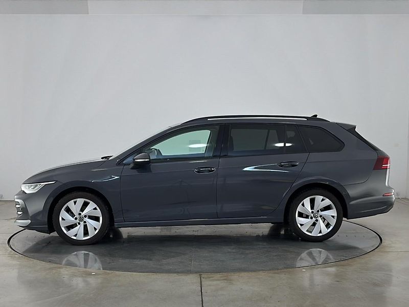 Volkswagen Golf Life DSG - fotka 3 z 29